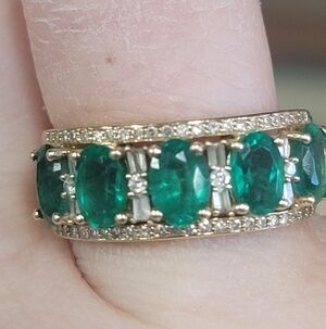 Elegant 14k Gold and Emerald  Ring